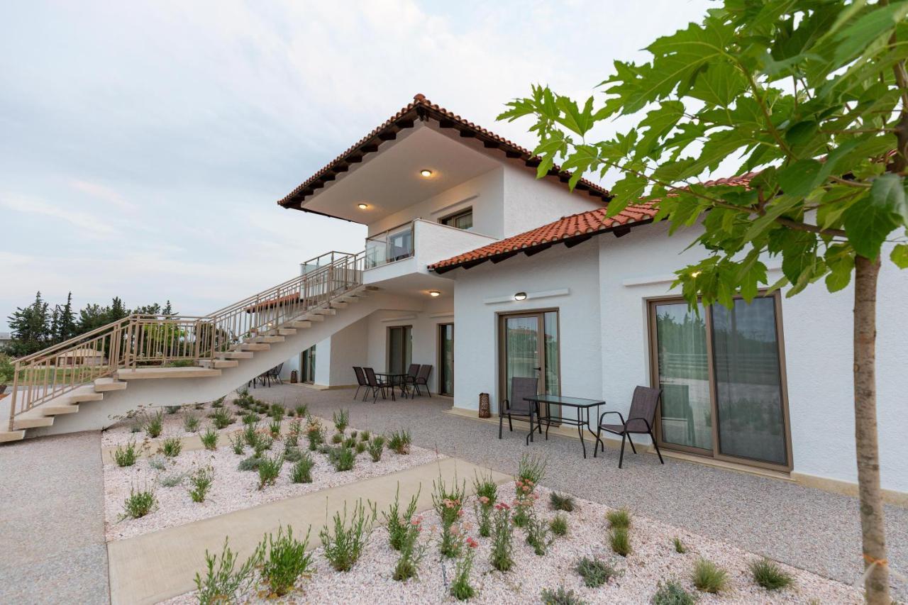ניאה מודאניה Varkes Suites 2 מראה חיצוני תמונה