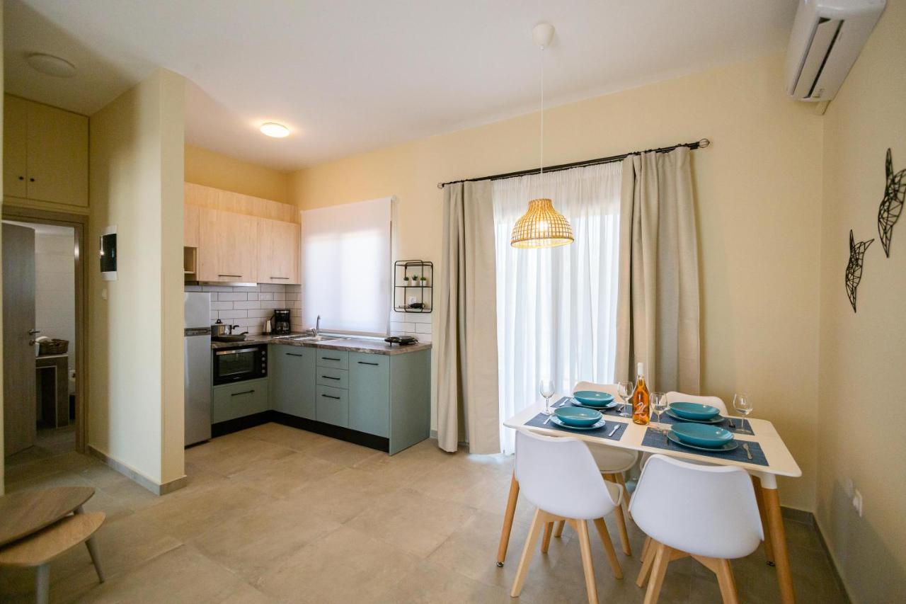 ניאה מודאניה Varkes Suites 2 מראה חיצוני תמונה
