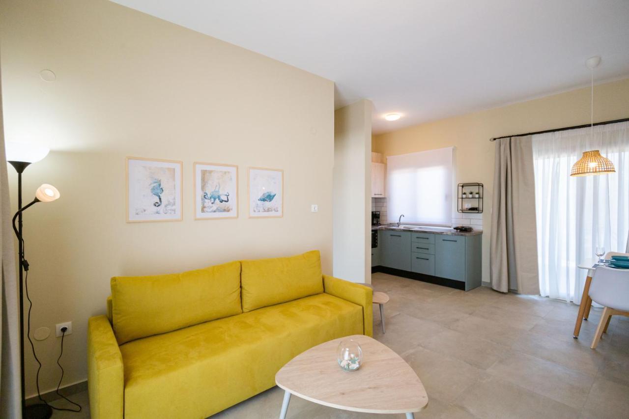ניאה מודאניה Varkes Suites 2 מראה חיצוני תמונה