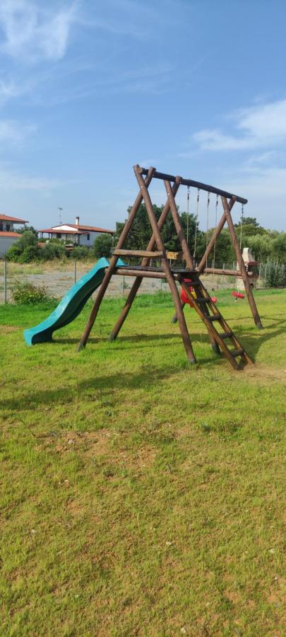 ניאה מודאניה Varkes Suites 2 מראה חיצוני תמונה
