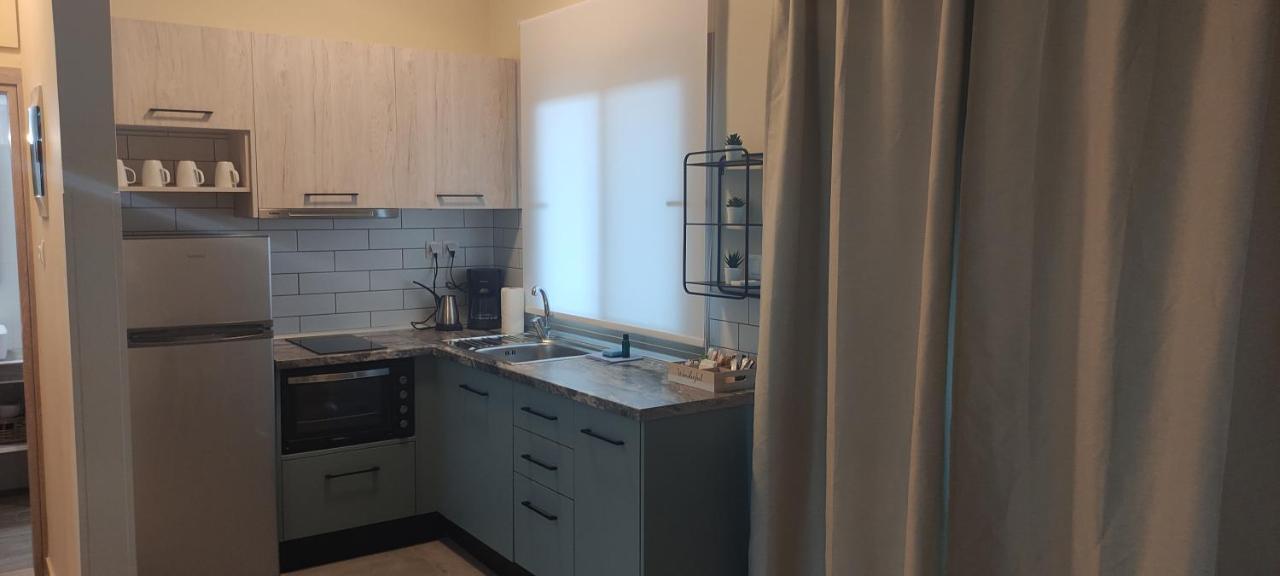 ניאה מודאניה Varkes Suites 2 מראה חיצוני תמונה