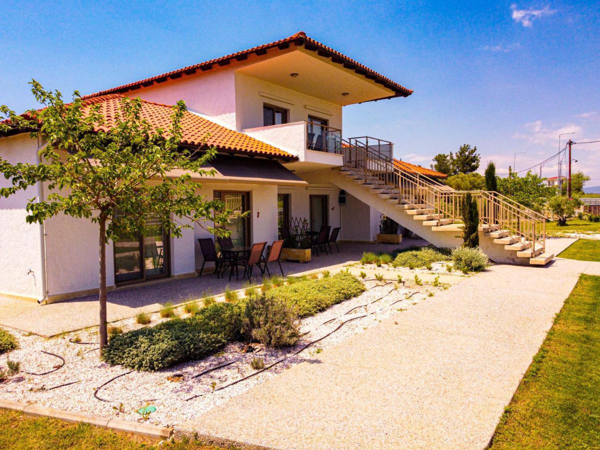 ניאה מודאניה Varkes Suites 2 מראה חיצוני תמונה