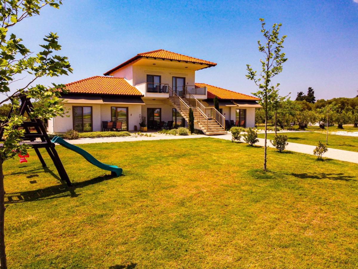 ניאה מודאניה Varkes Suites 2 מראה חיצוני תמונה
