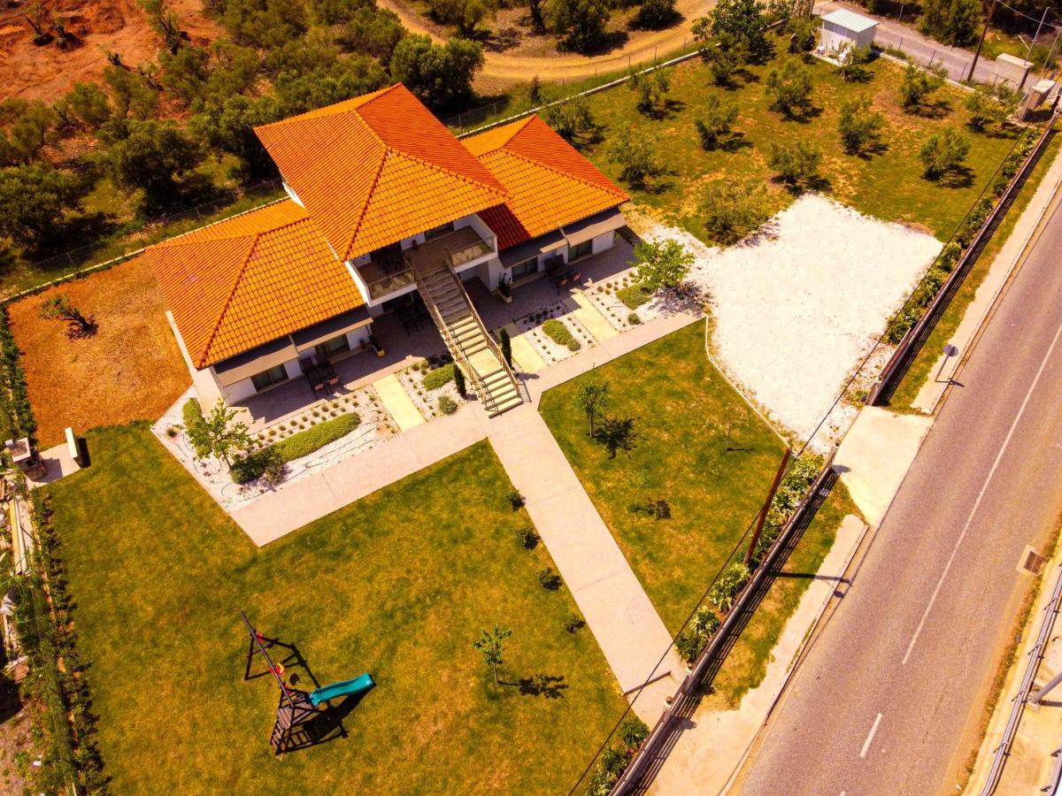 ניאה מודאניה Varkes Suites 2 מראה חיצוני תמונה